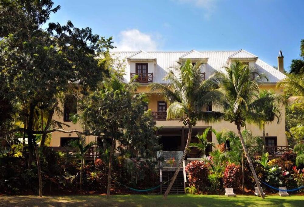 Mahogany Hall Boutique Resort 8/49