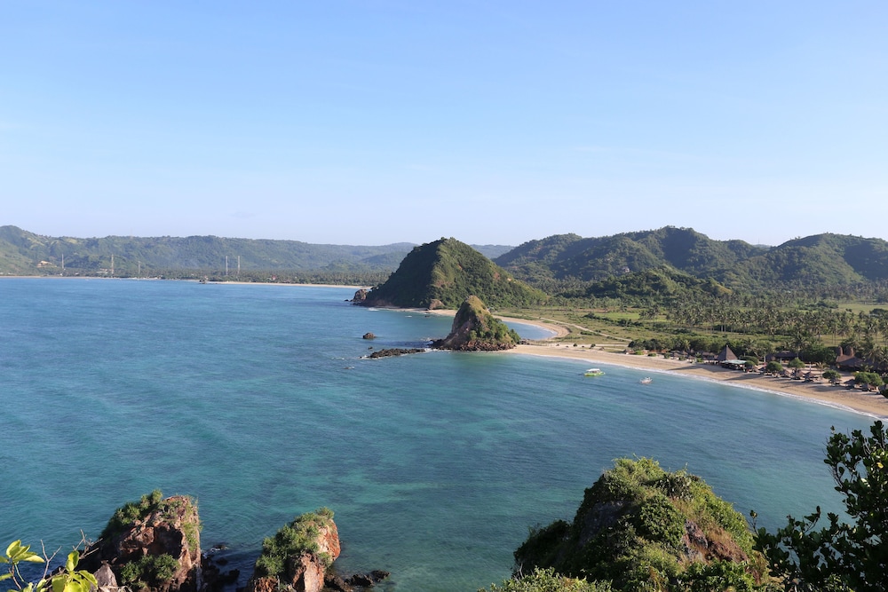 Novotel Lombok Resort and Villas 75/80