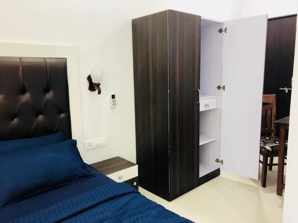 Swati Hotel 12/72
