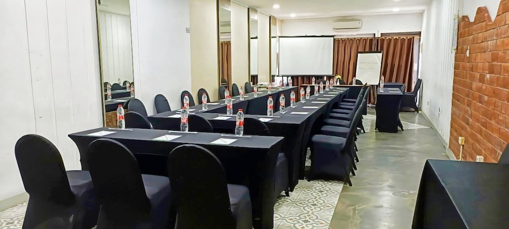 Green Red Hotel Syariah Jombang 65/73