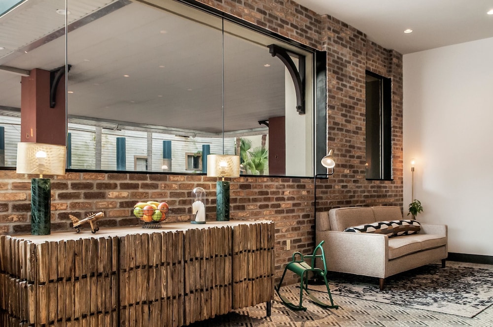 St Charles Coach House, Ascend Hotel Collection 10/69
