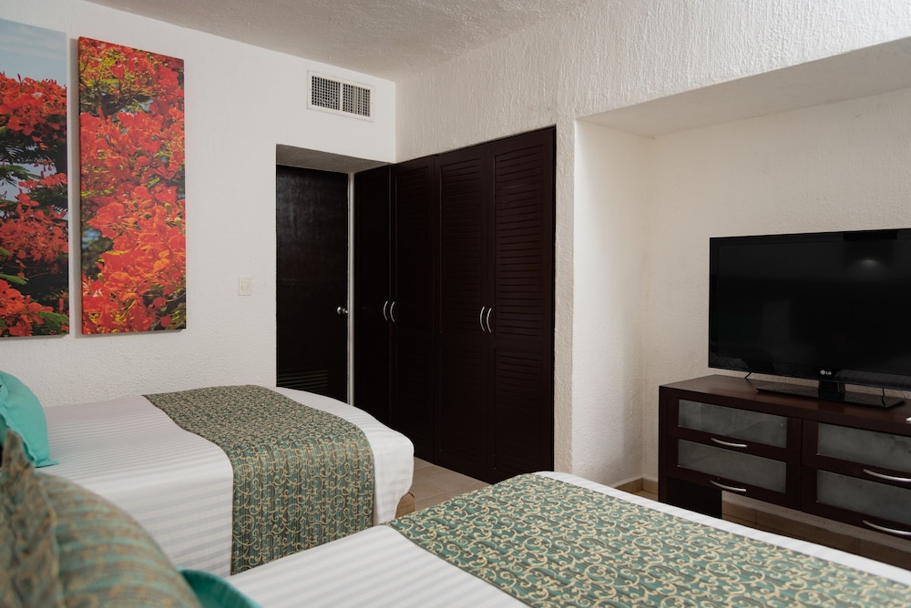 Laguna Suites Golf & Spa 18/50