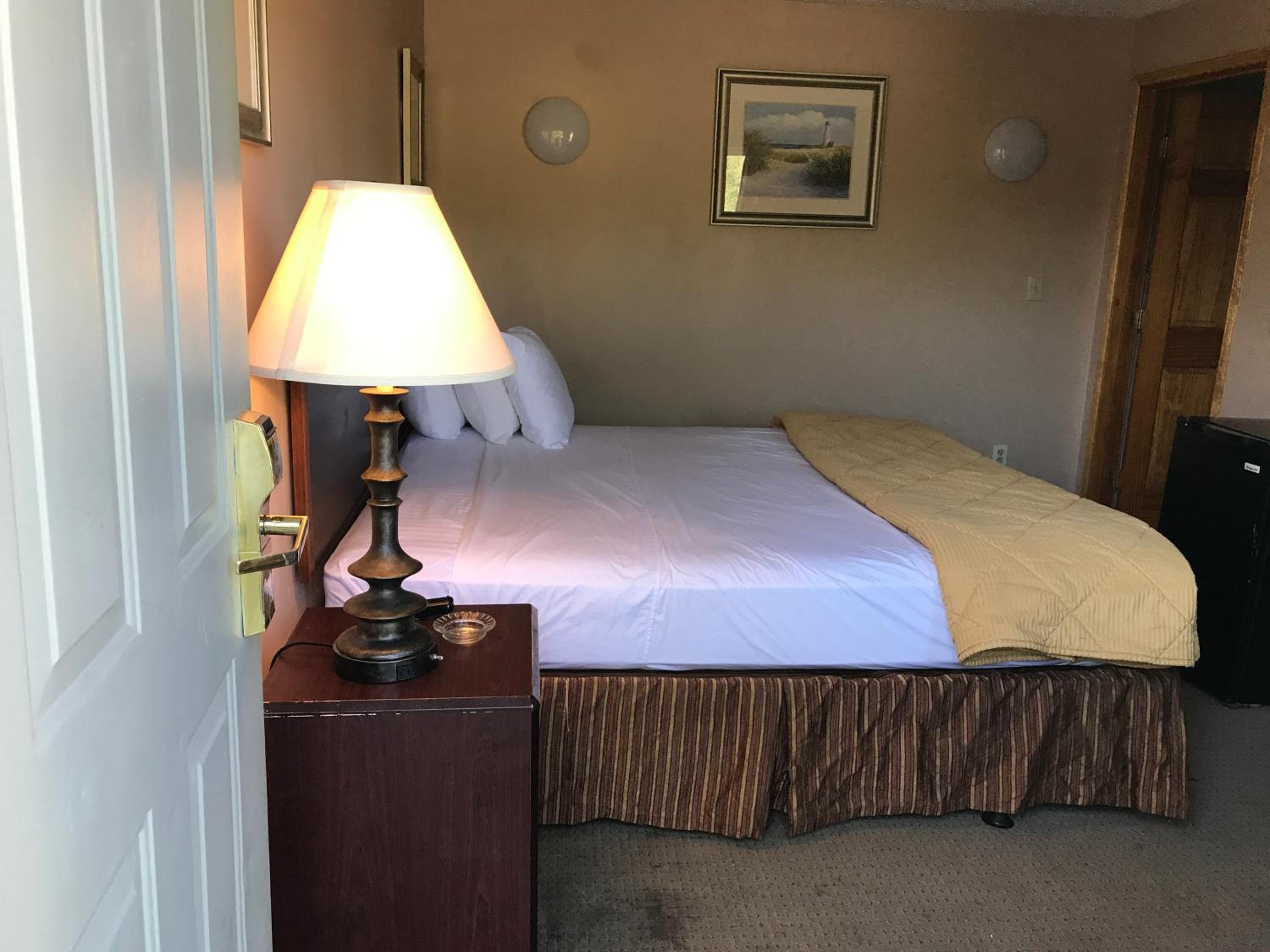 Capri Motel 24/50