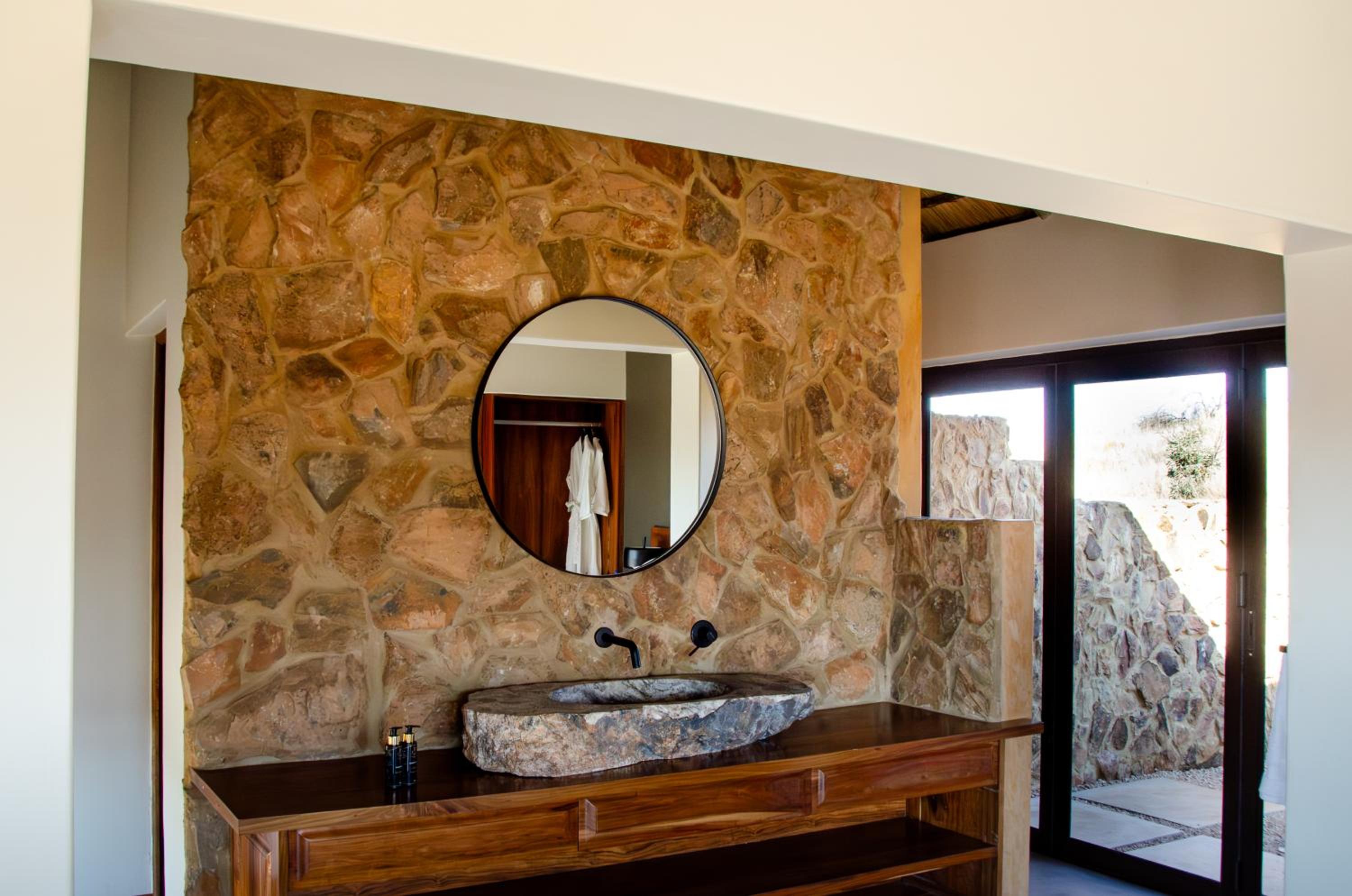 Sibani Lodge 6/55