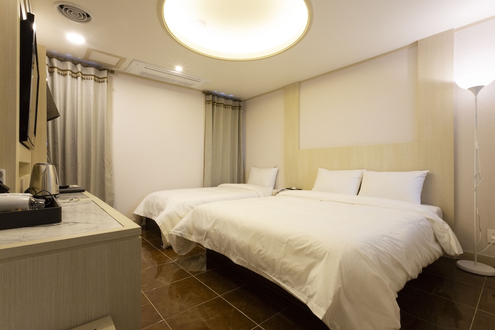 Hotel Tirol 21/34