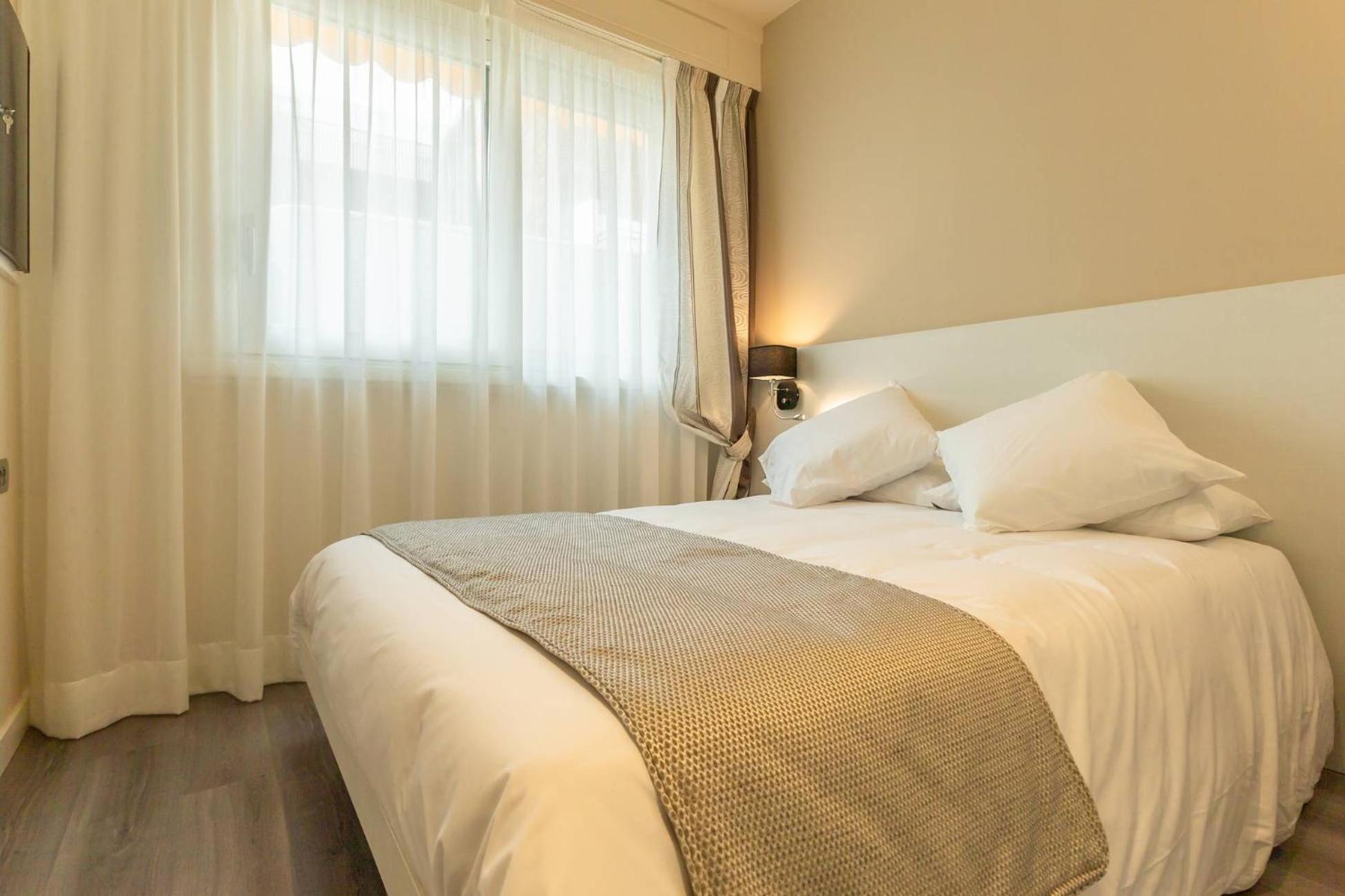 Room, Double Bed, Balcony