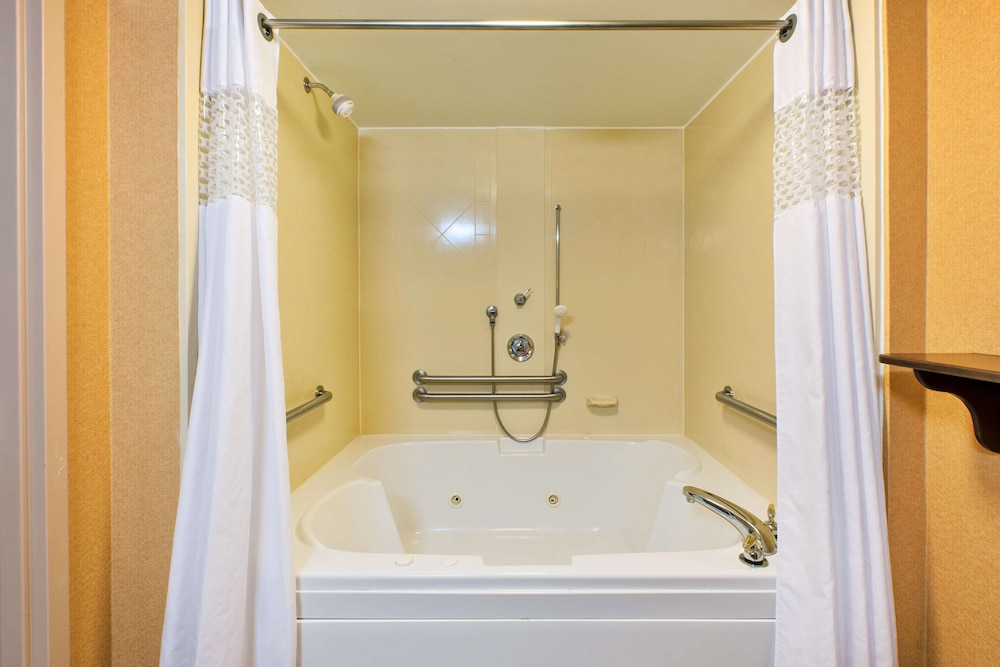 Hampton Inn Marietta 19/58