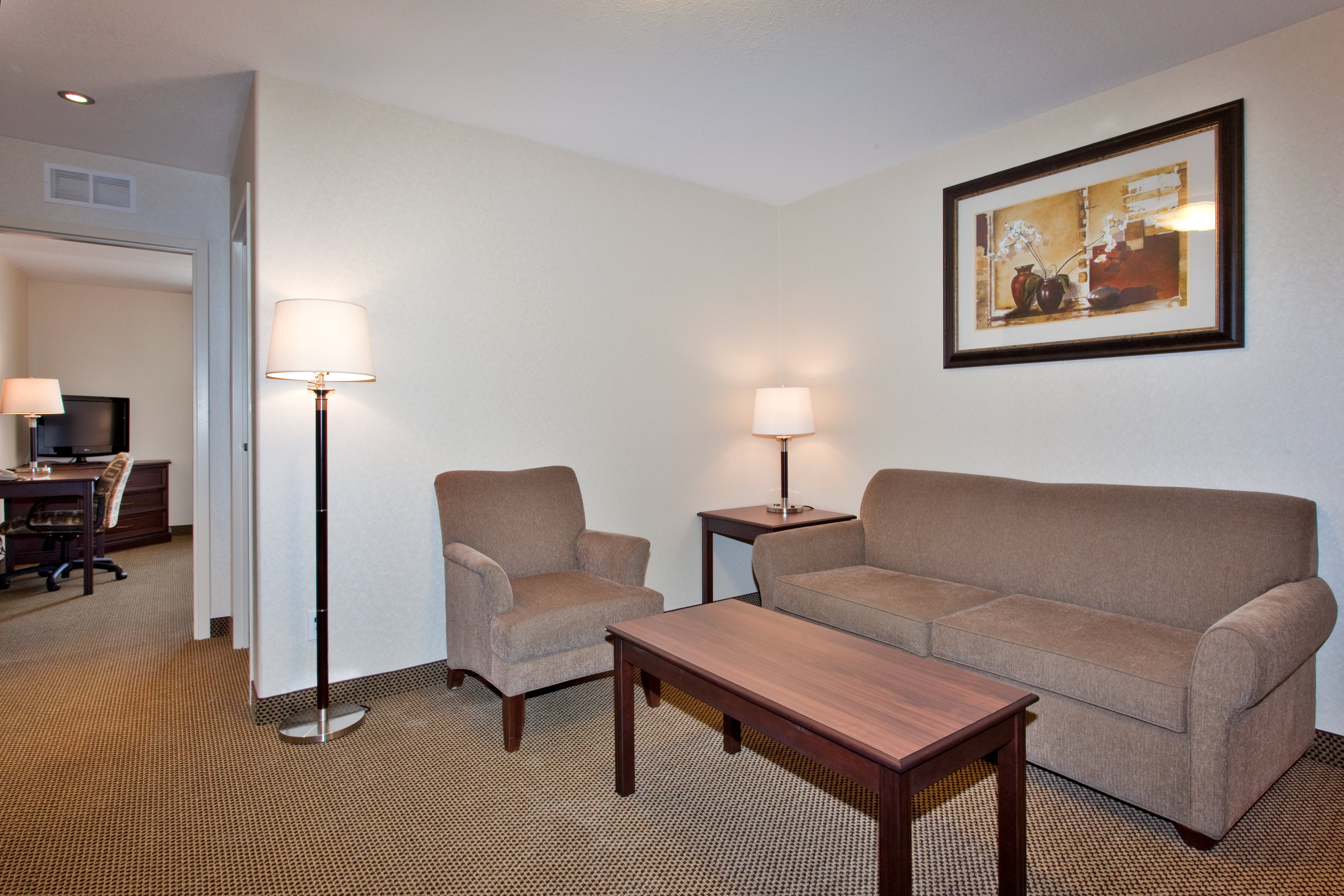 Holiday Inn Express Hotel Suites Whitecourt Southeast 51/78