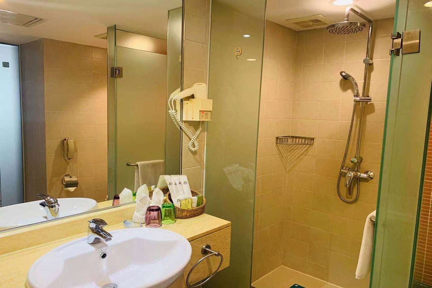 Days Inn by Wyndham Guangzhou 36/39