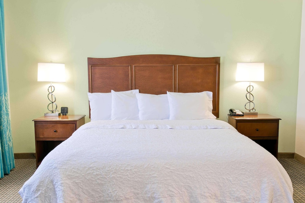 Hampton Inn Suites Orange Beach Gulf Front 33/76