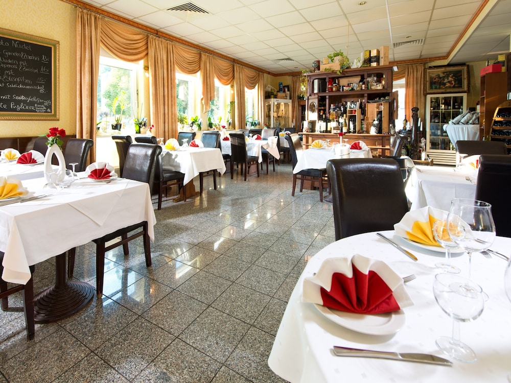 ACHAT Hotel Monheim am Rhein 63/77