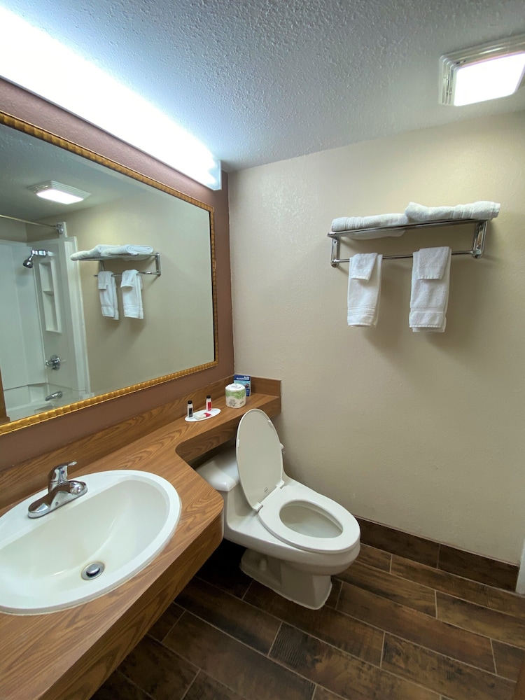 Travelodge By Wyndham Wytheville 22/43