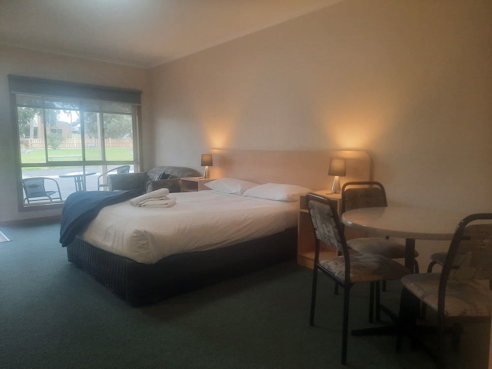 Arthur Phillip Motor Inn 6/36