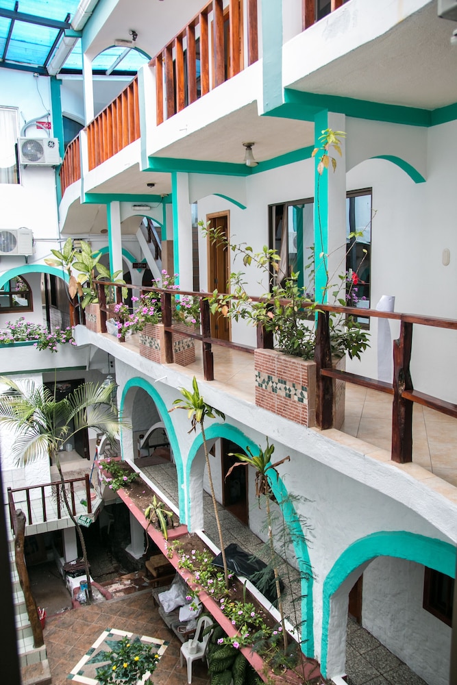 Hostal Sir Francis Drake 3/50
