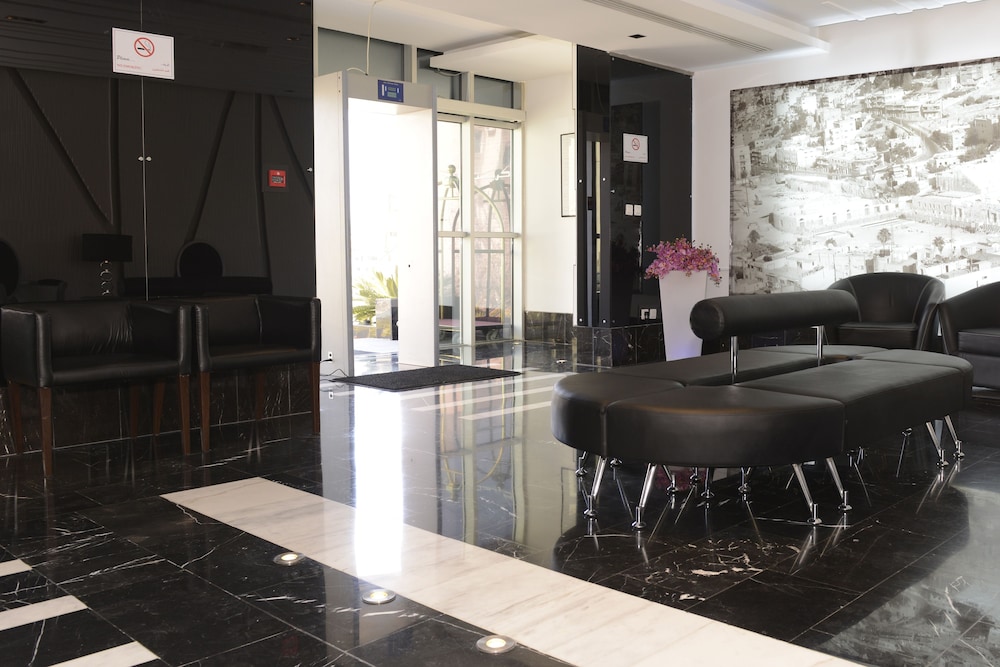 Crystal Hotel 25/39