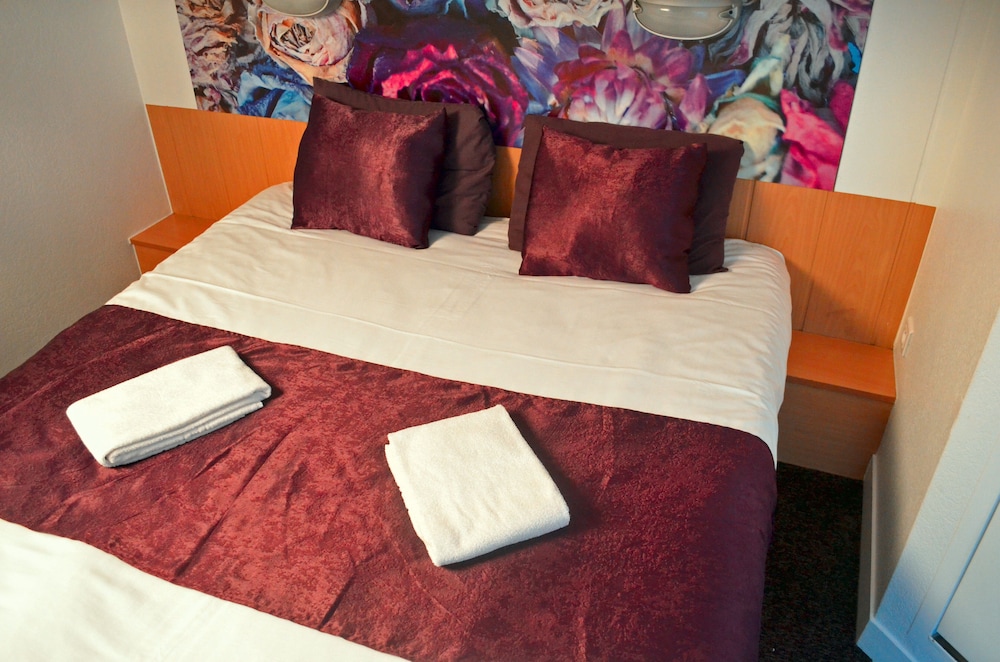 Fasthotel Orleans Sud 32/72