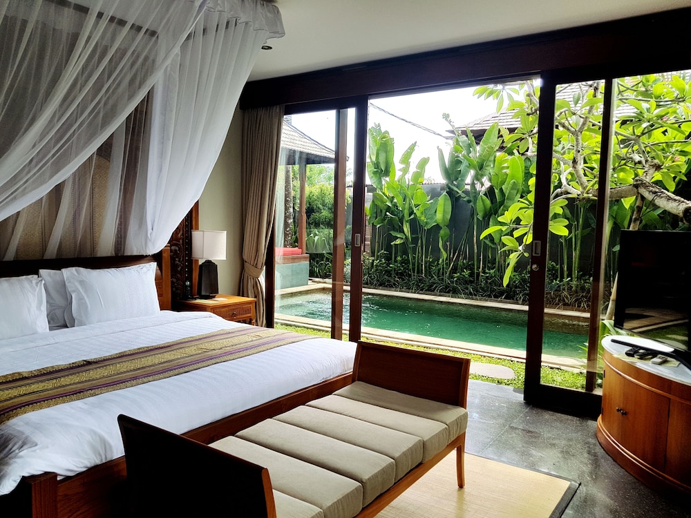 THE SHANTI RESIDENCE AND RESORT 17/66