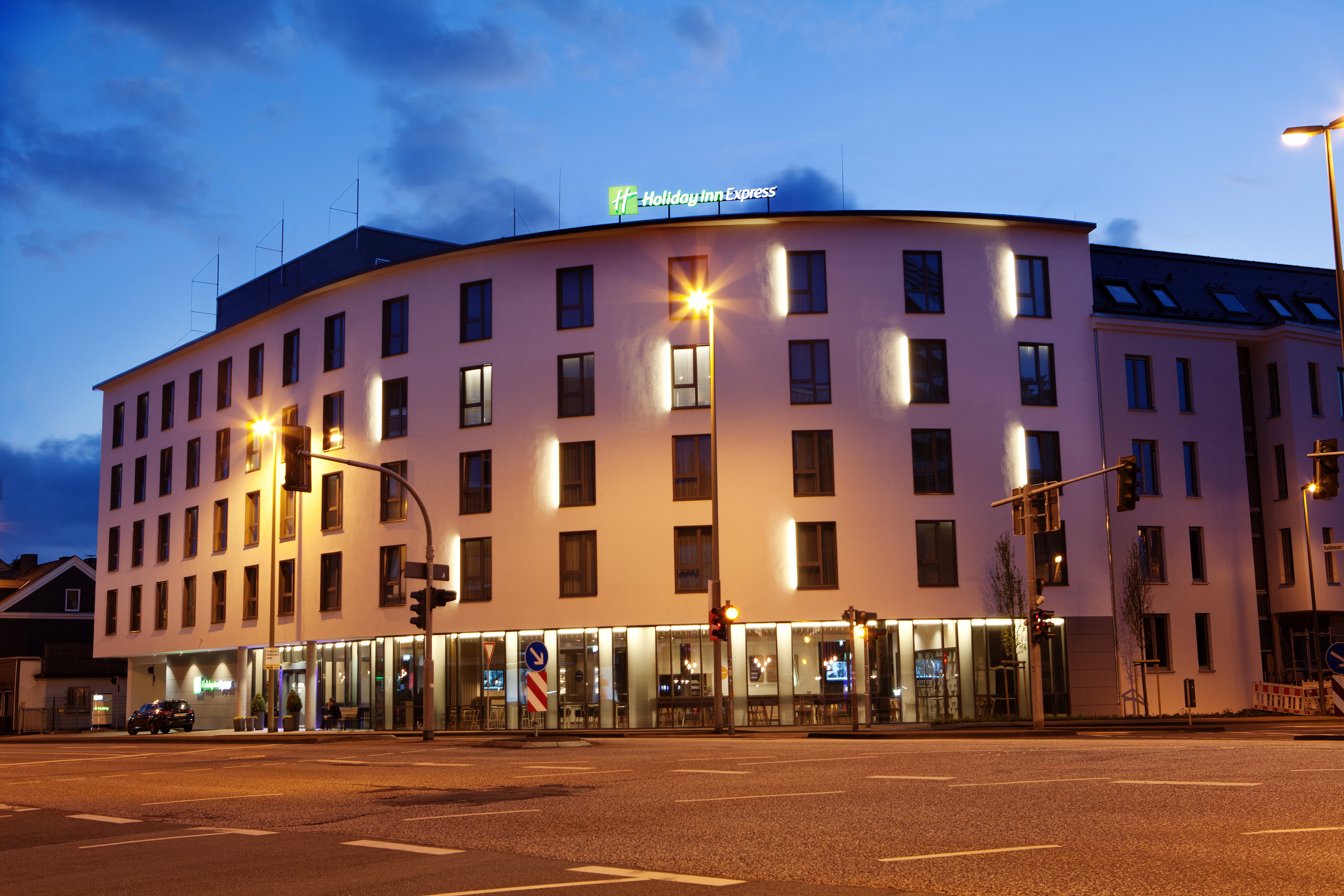 HOLIDAY INN EXPRESS SIEGEN 7/79