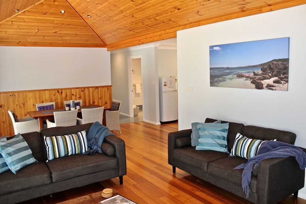 ELLENSBROOK COTTAGES 17/47
