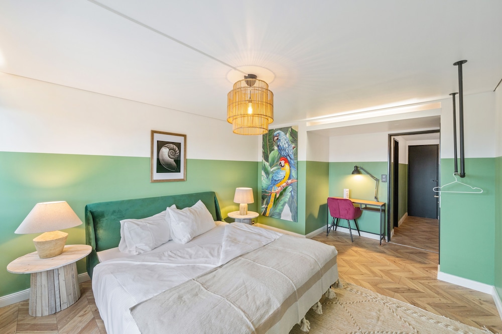 Becozy Self Check-in & Pop-up Hotel 18/52