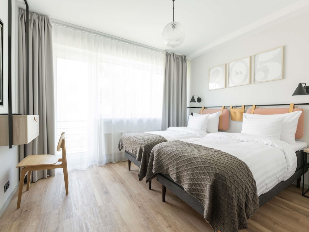 CLASSIC, TWIN BEDS
