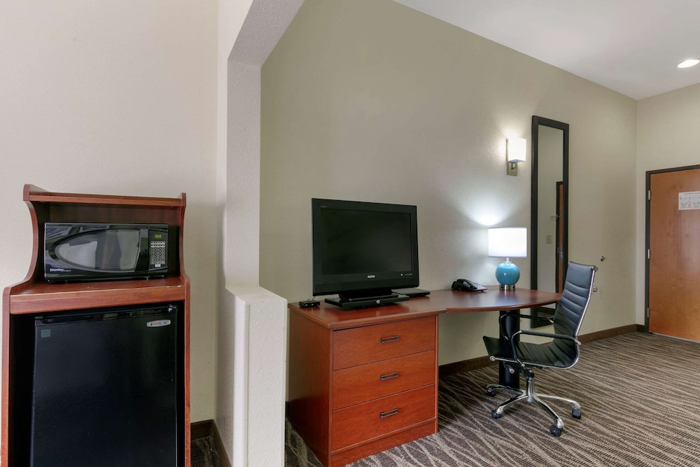 Sleep Inn and Suites Montgomery East I-85 24/32