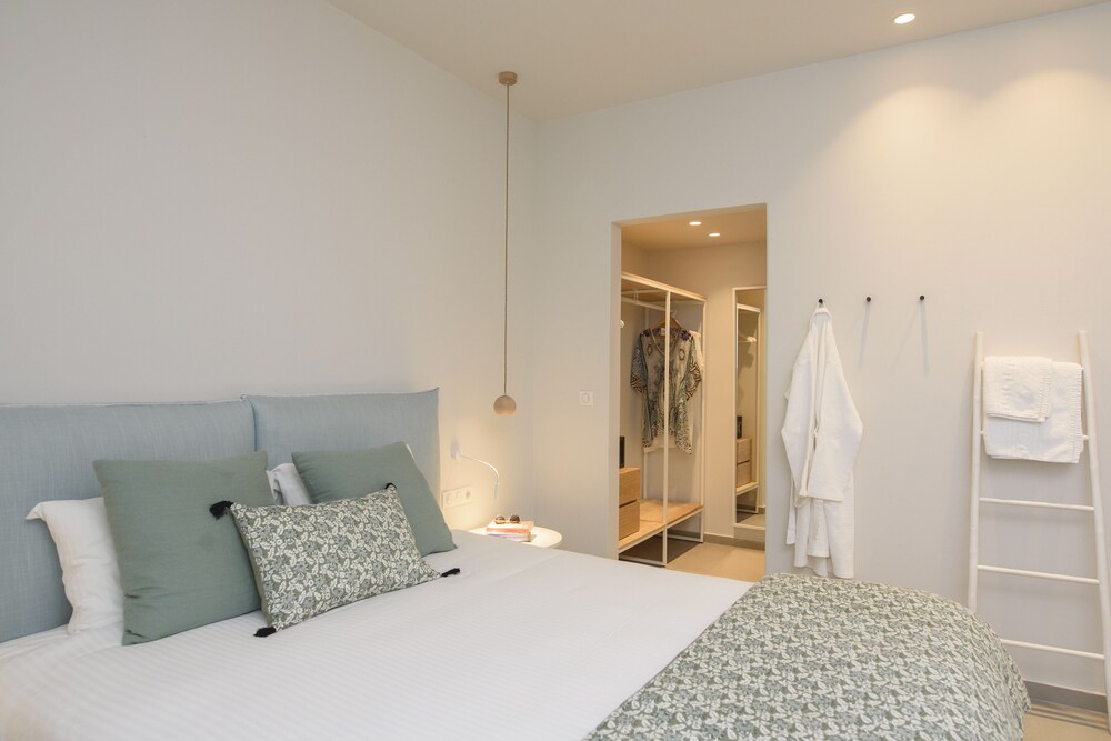 Vigla Hotel 14/75