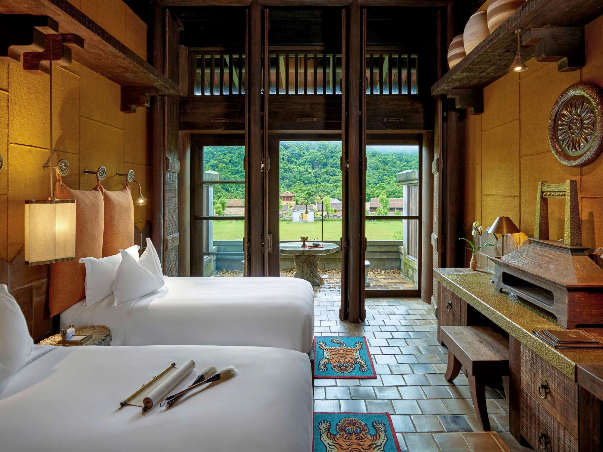 Deluxe, Twin Beds, Forest View