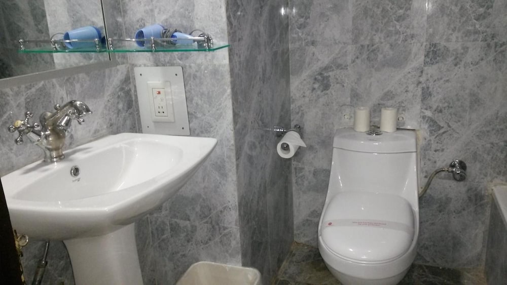 INDO HOKKE HOTEL 46/50