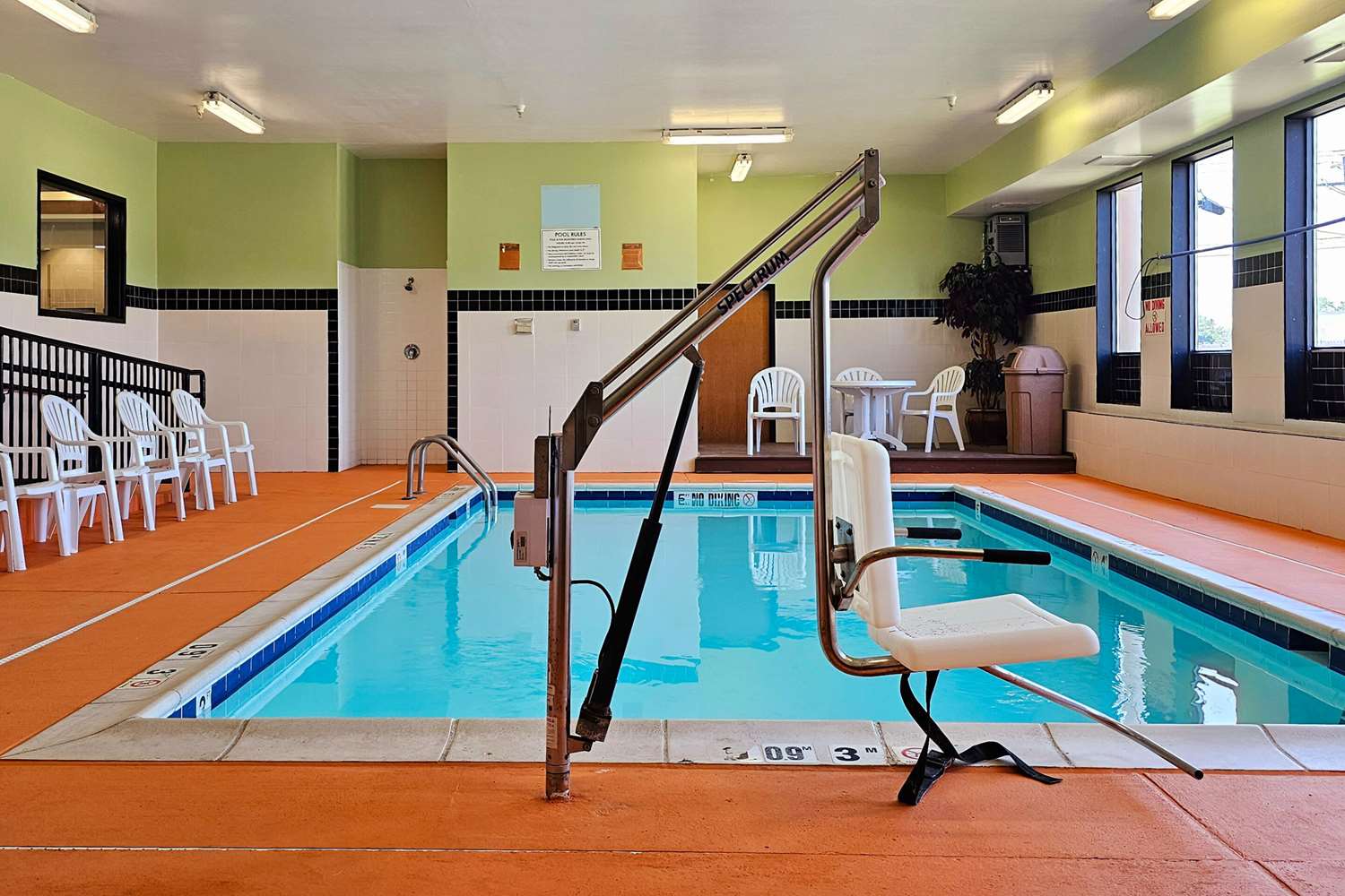 Quality Inn and Suites near St. Louis and I-255 12/33