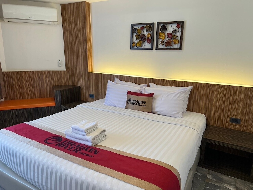 Dragon River Avenue Hotel 13/40