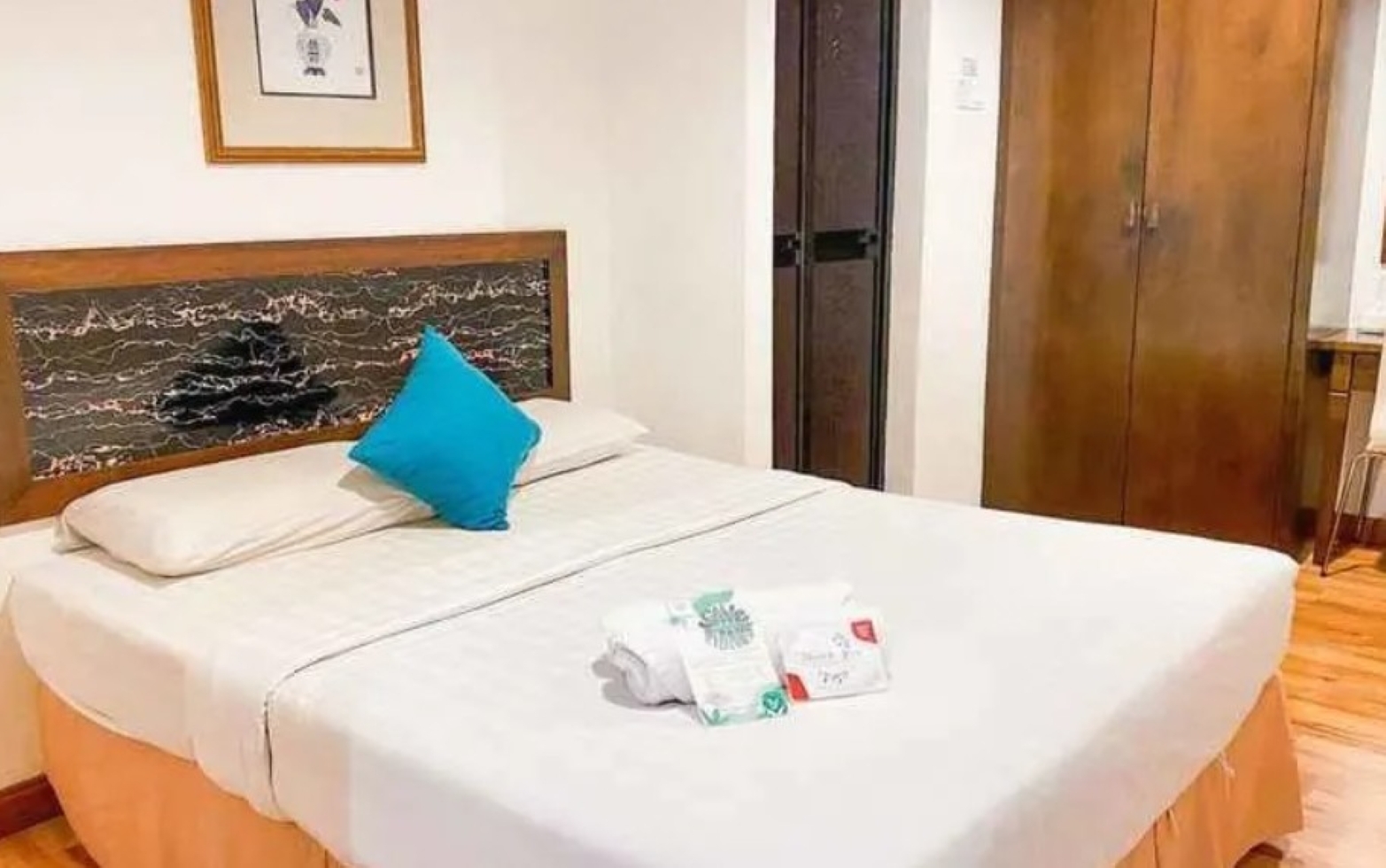Room, Double or Twin Bed, No Window