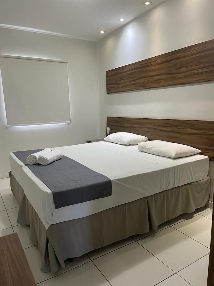 ROOM, SINGLE