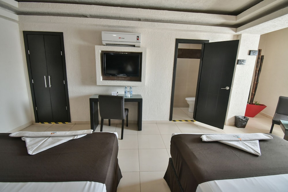 Hotel Portonovo Plaza Guadalajara 23/35