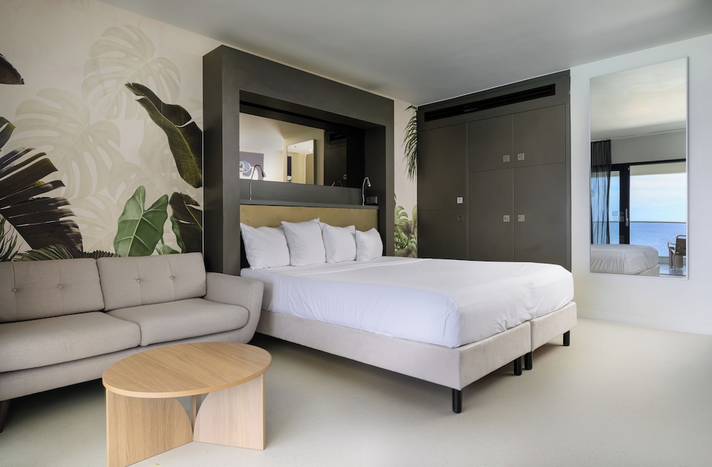 Papagayo Beach Hotel 30/76