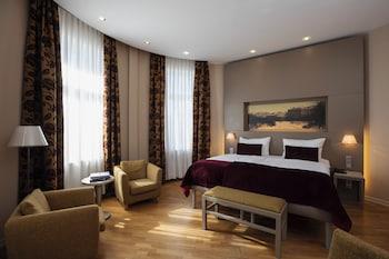Superior, Deluxe, King Bed