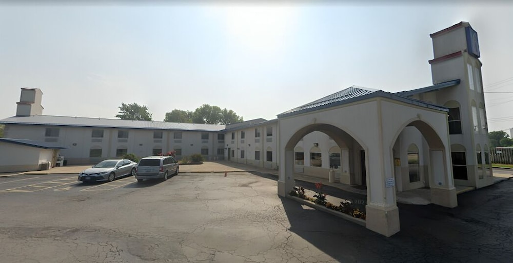 Studio6 Suites Urbana, IL 25/26