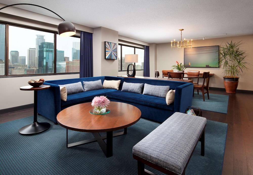 Hyatt Regency 29/59