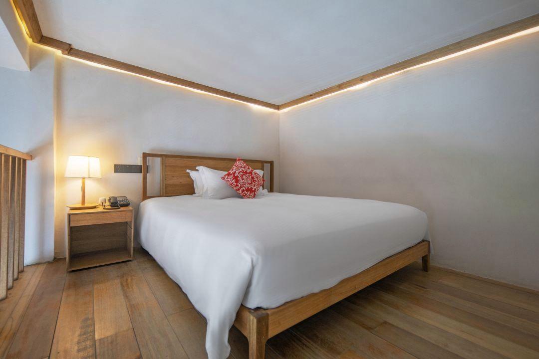 Duplex, Encore, Twin Beds
