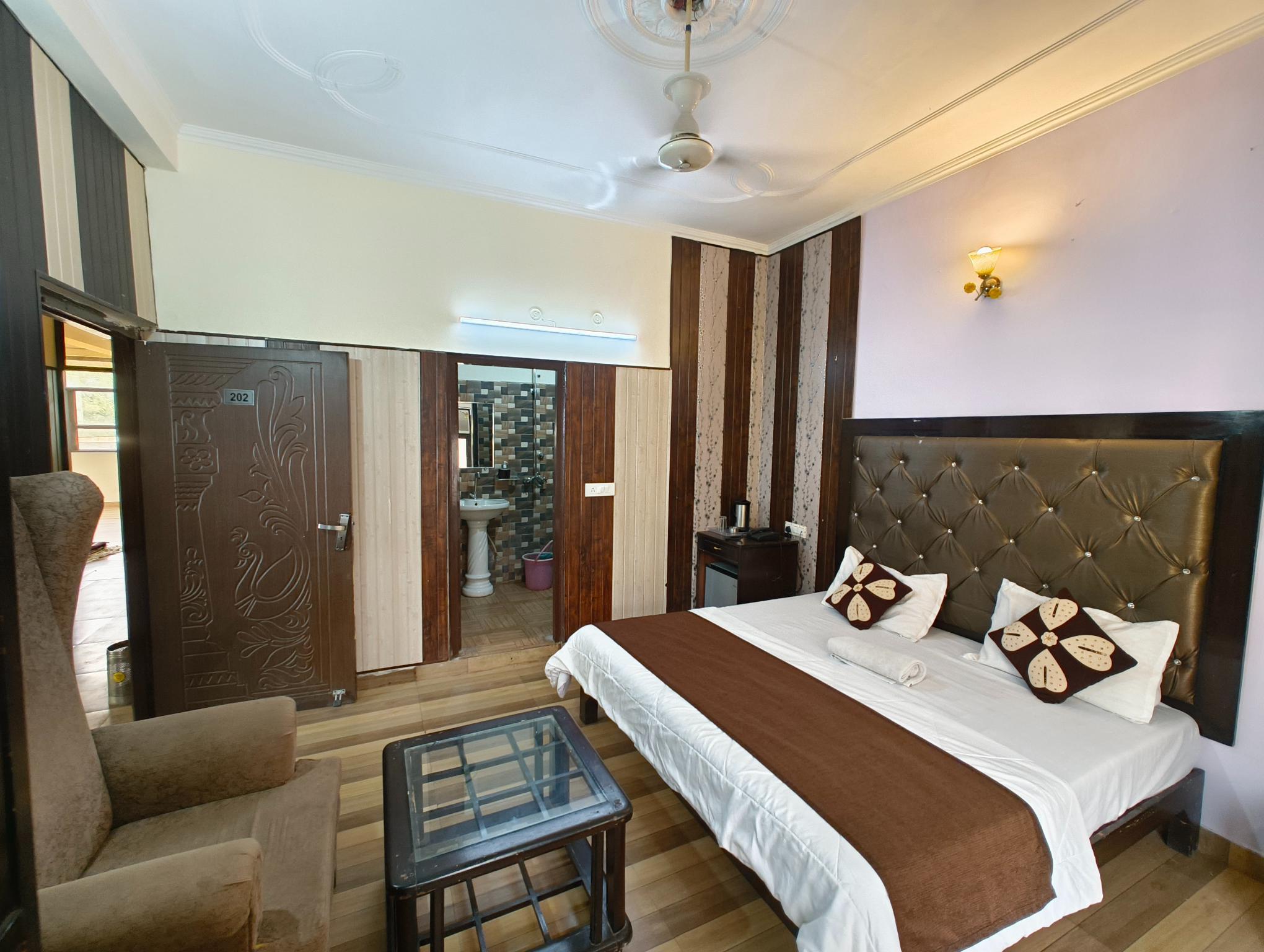 Oyo Rooms 081 Tapovan 15/46
