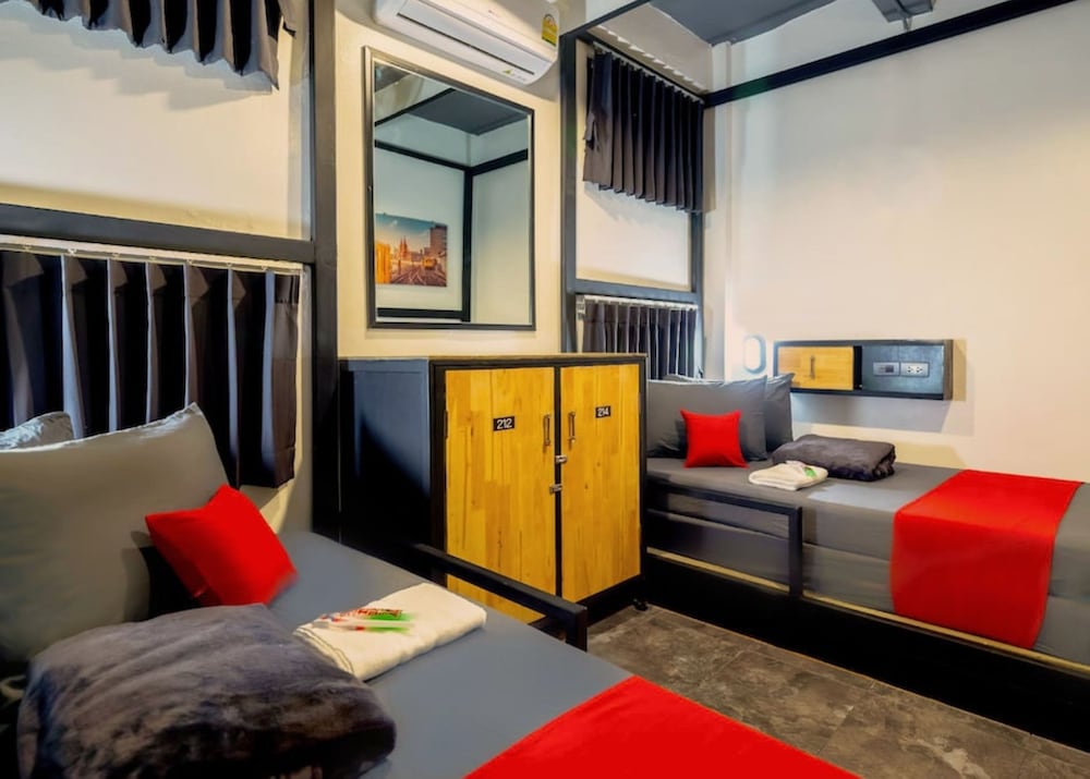Episode 11 Hostel Sukhumvit 15/22