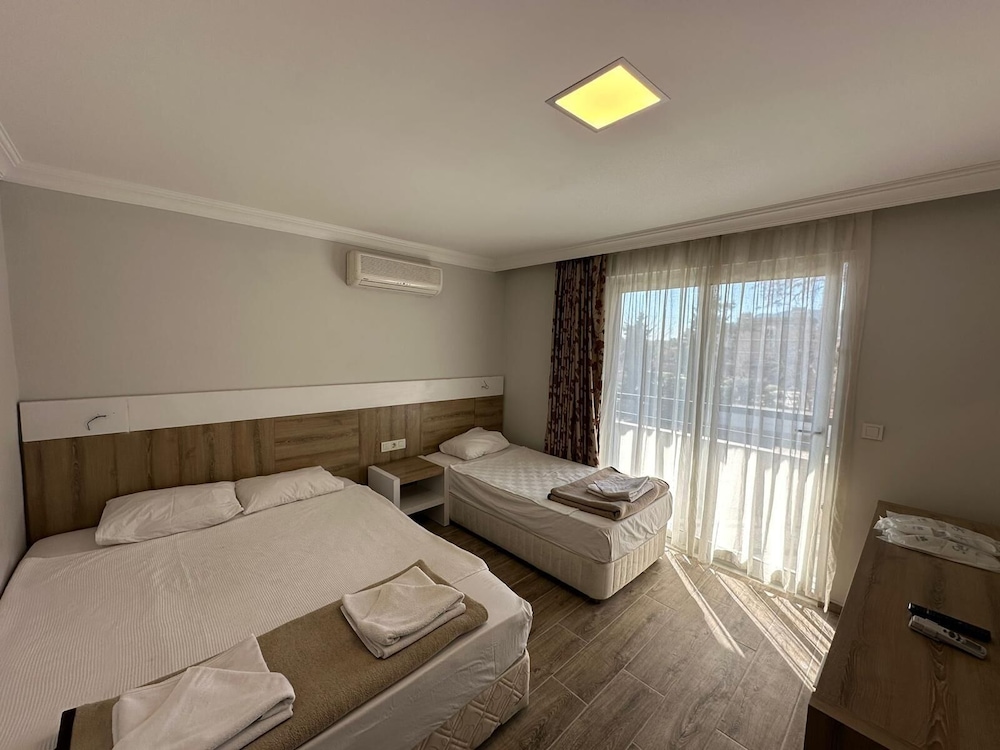 Belcan Hotel 9/42