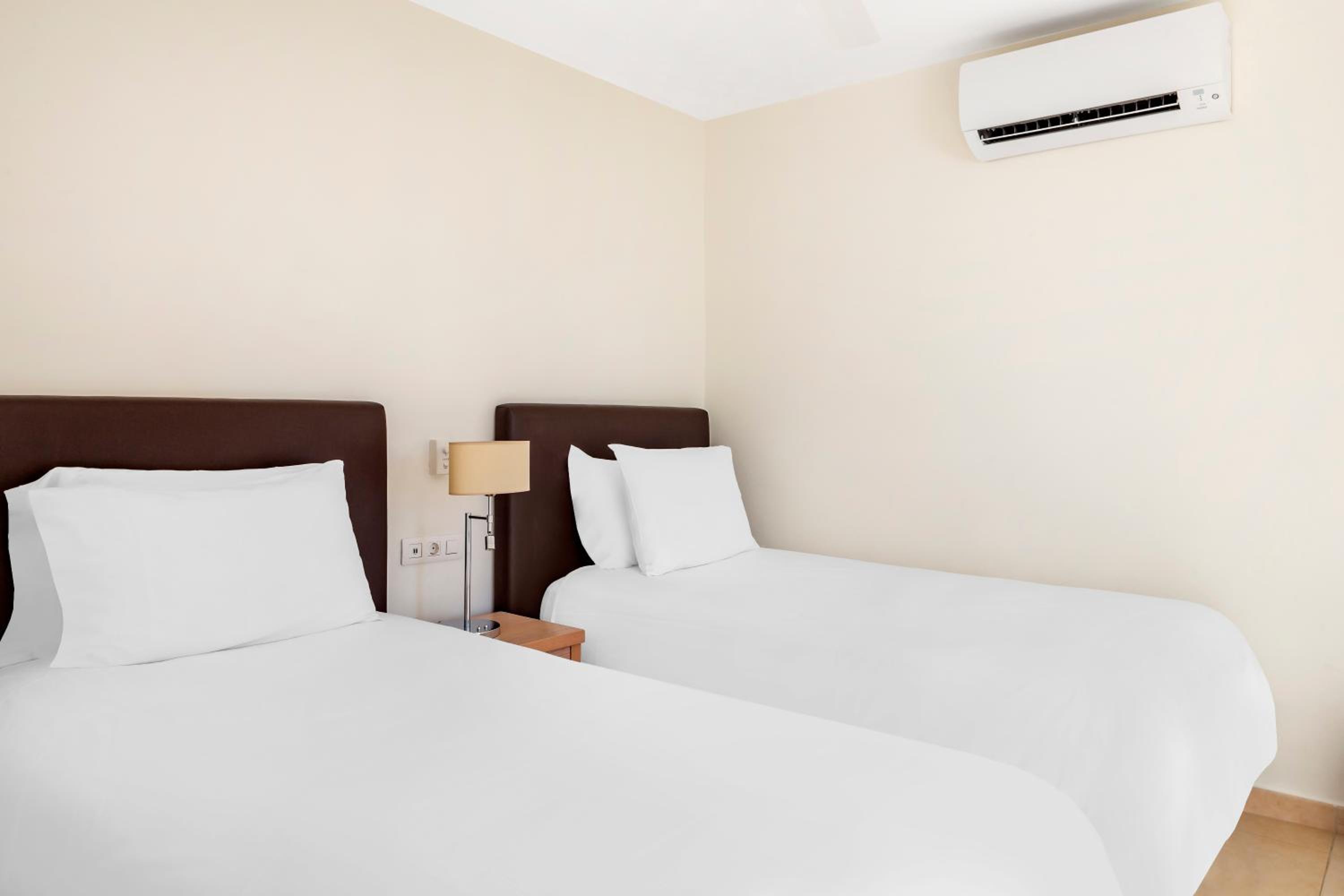 2 Bedrooms, Apartment, Twin Beds, Sofa