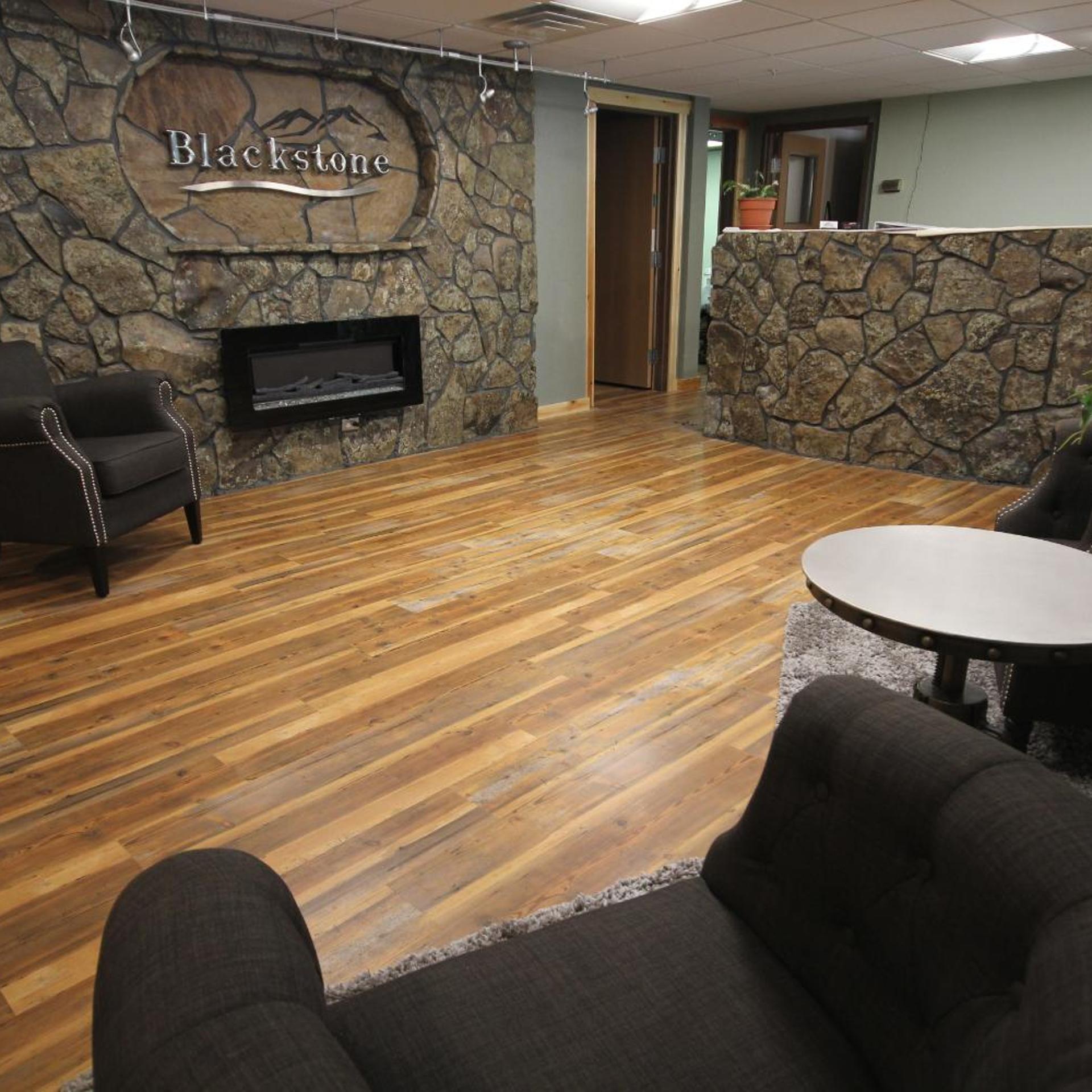 Blackstone Lodge Suites 44/50