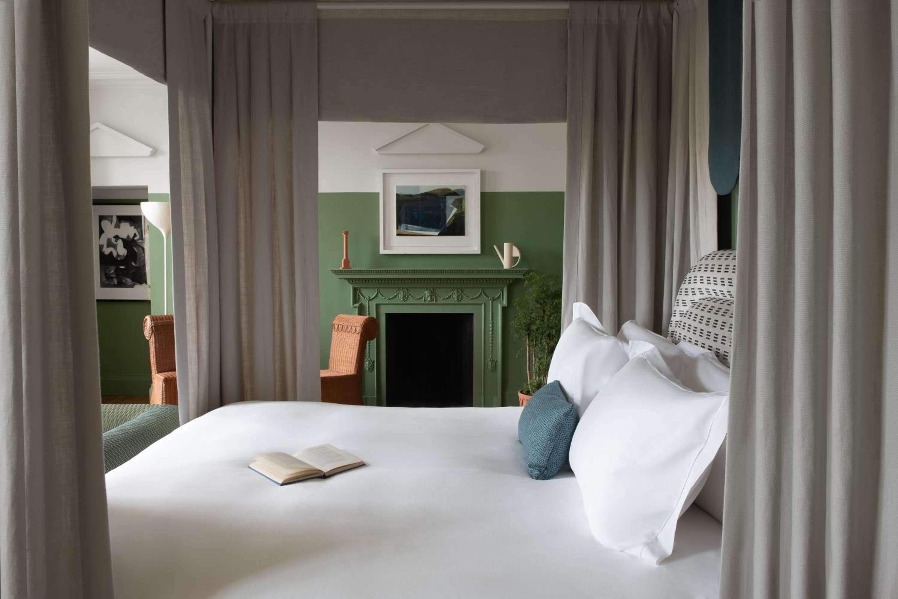 St Mary, Suite, Queen Bed