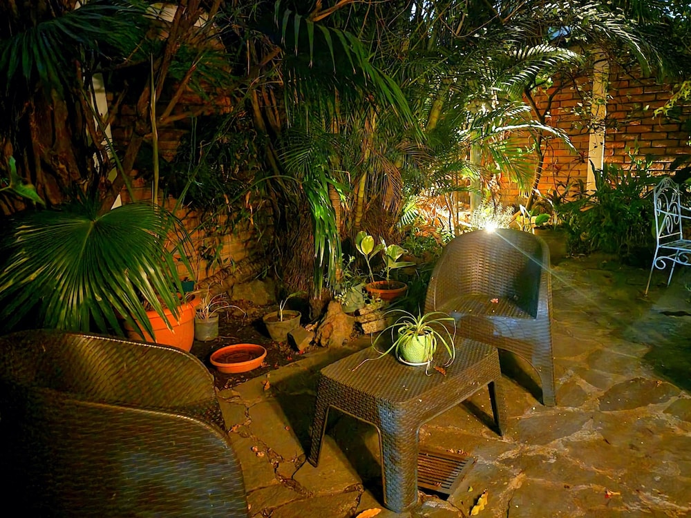 Alojamiento El Salvador Guest House 42/50