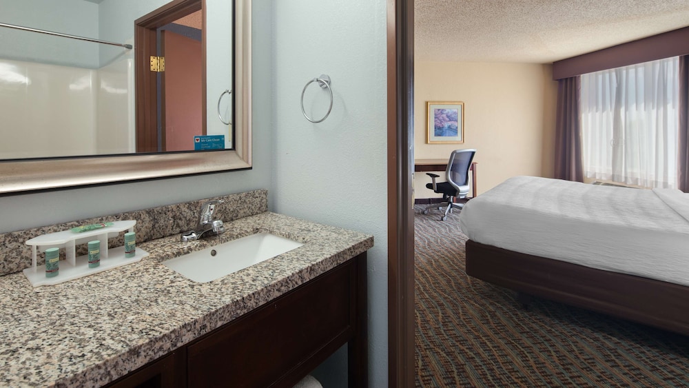 Best Western Holiday Manor 21/49