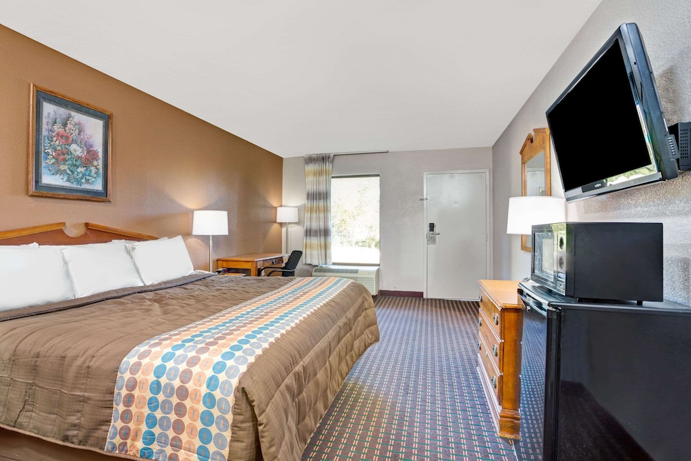 Days Inn by Wyndham Hernando 7/20