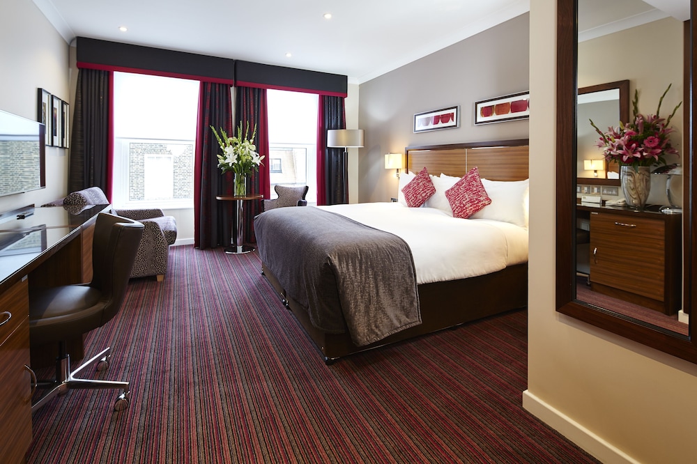 Rembrandt Hotel 10/82