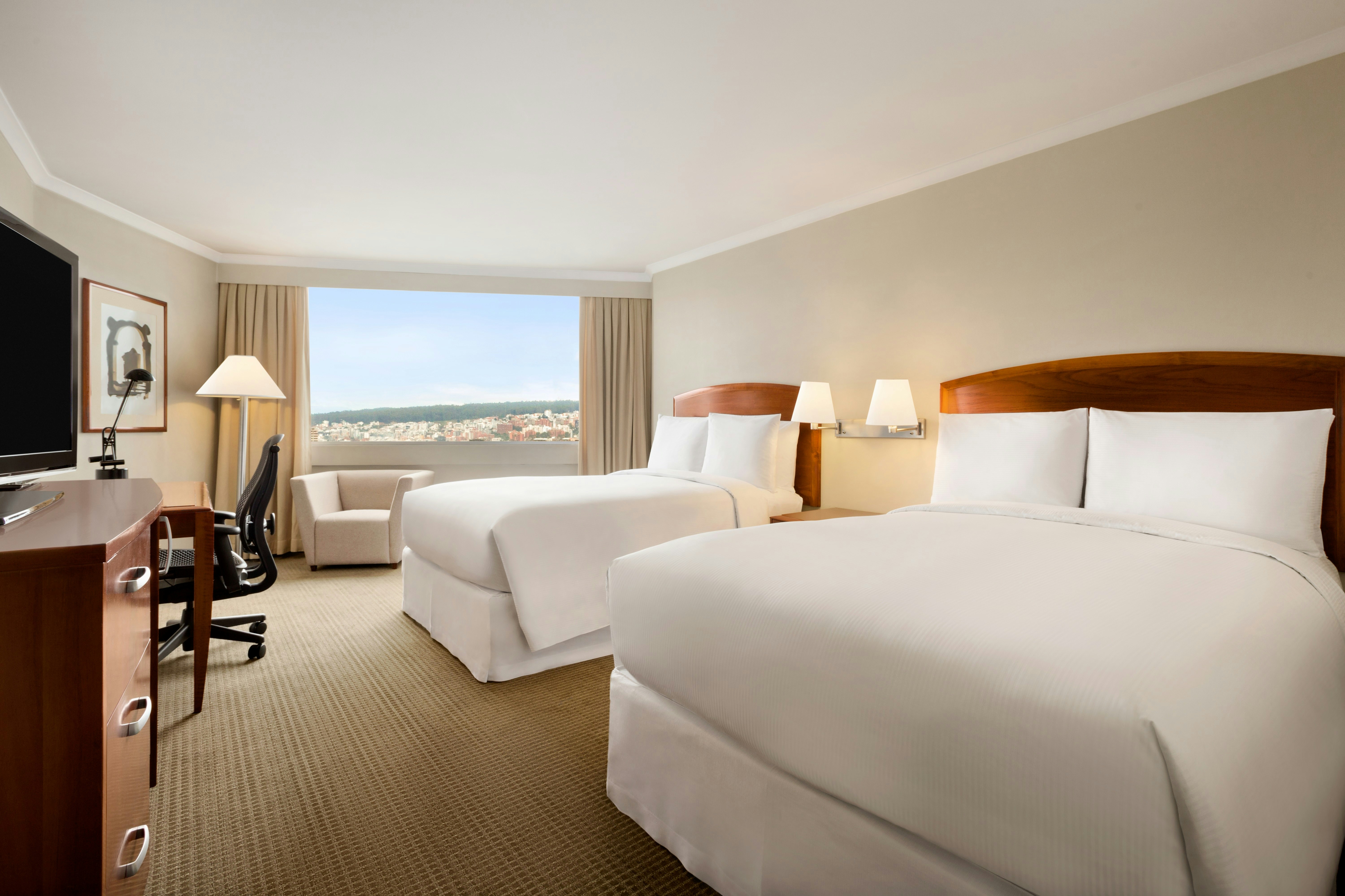DELUXE, 2 DOUBLE BEDS